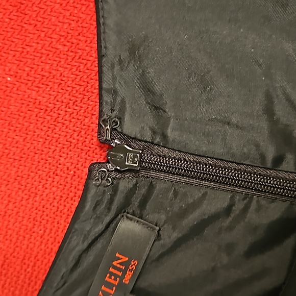 Anne Klein sleeveless black dress lined back slit hidden zipper sz. 10 LBD - Picture 10 of 11